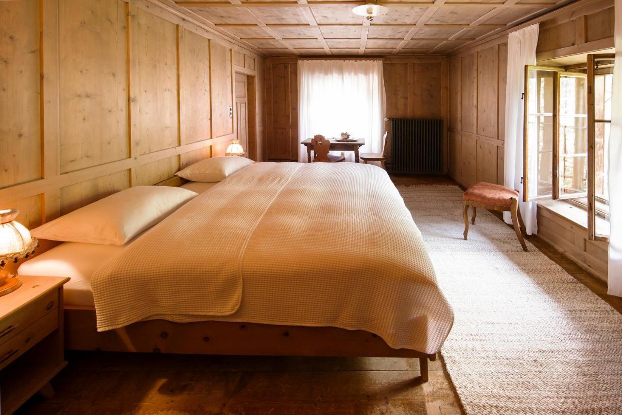 Hotel Chasa Chalavaina Müstair Habitación foto