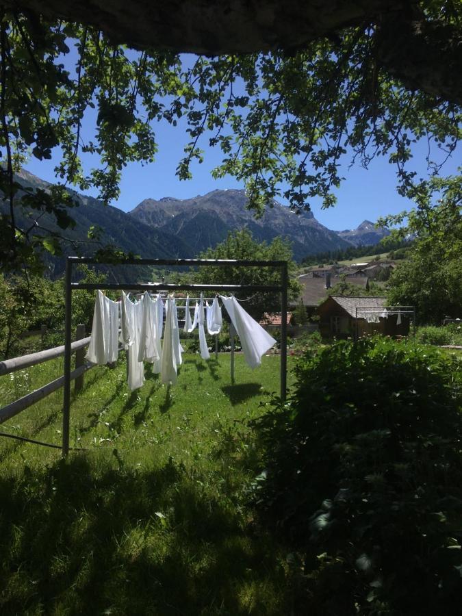 Hotel Chasa Chalavaina Müstair Exterior foto