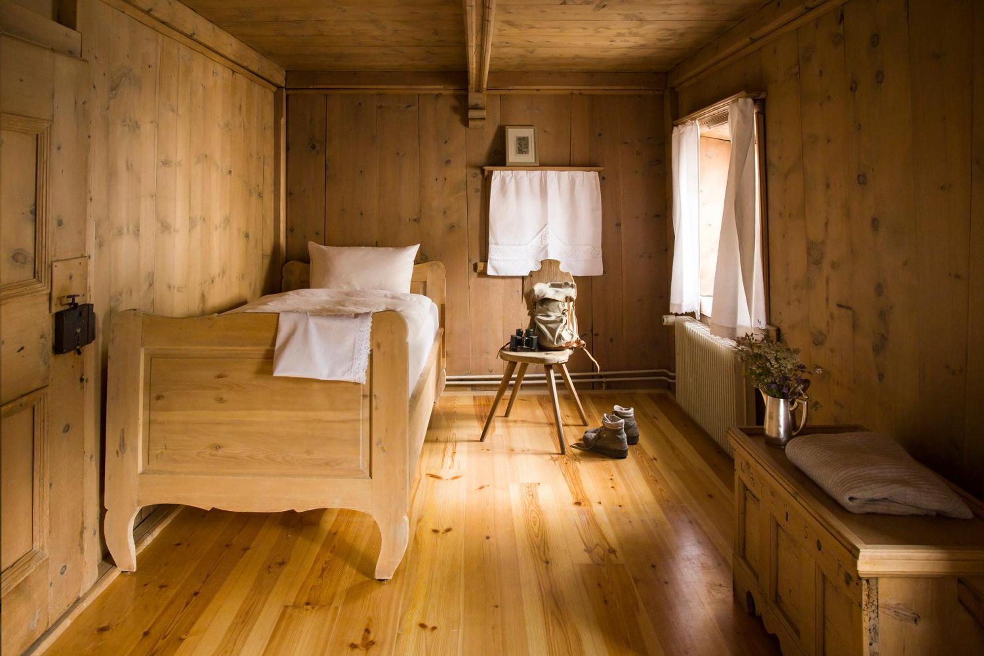 Hotel Chasa Chalavaina Müstair Habitación foto