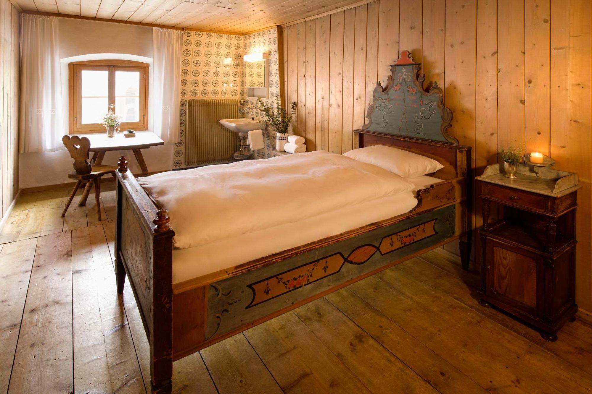 Hotel Chasa Chalavaina Müstair Habitación foto
