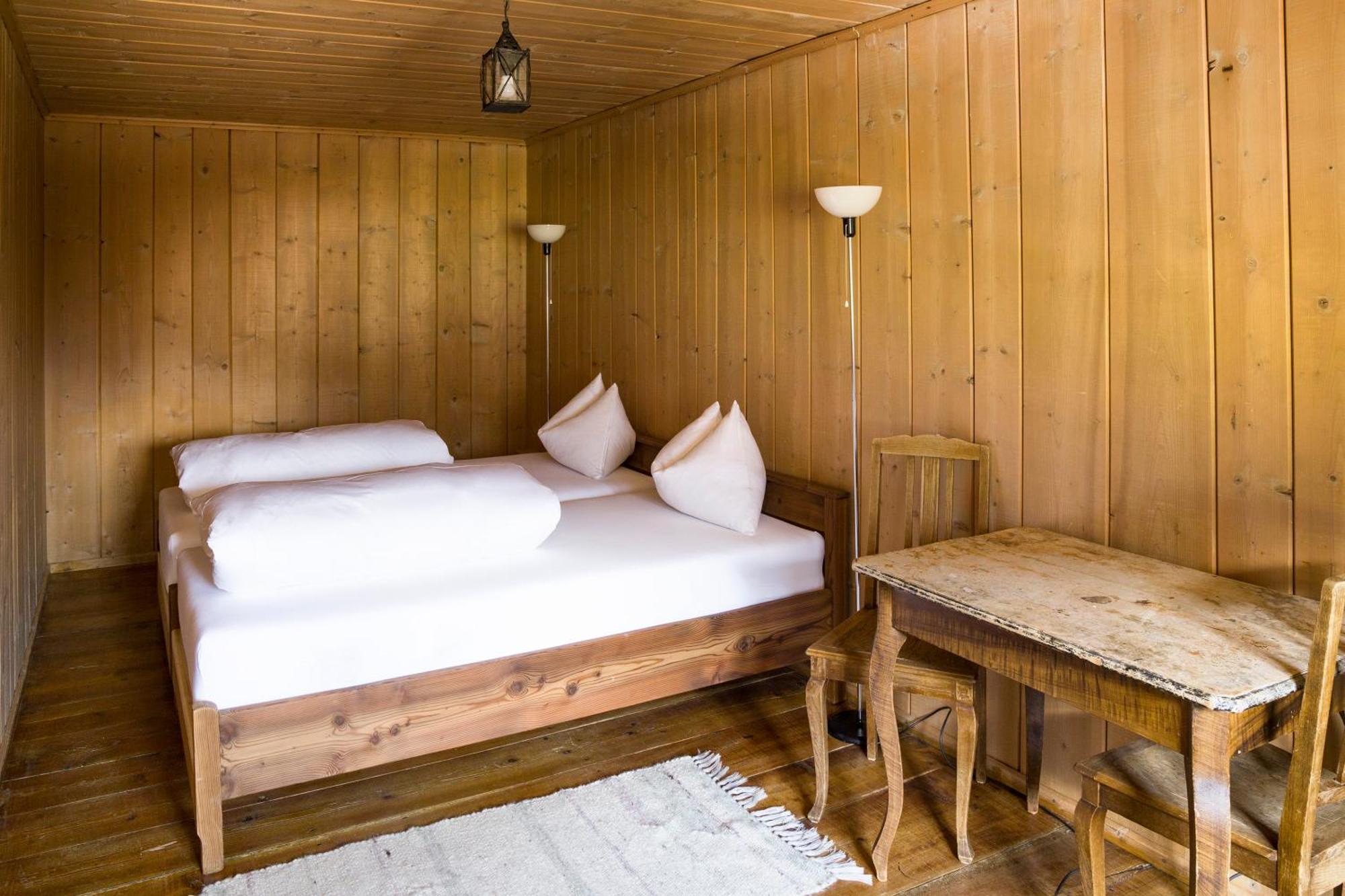 Hotel Chasa Chalavaina Müstair Habitación foto