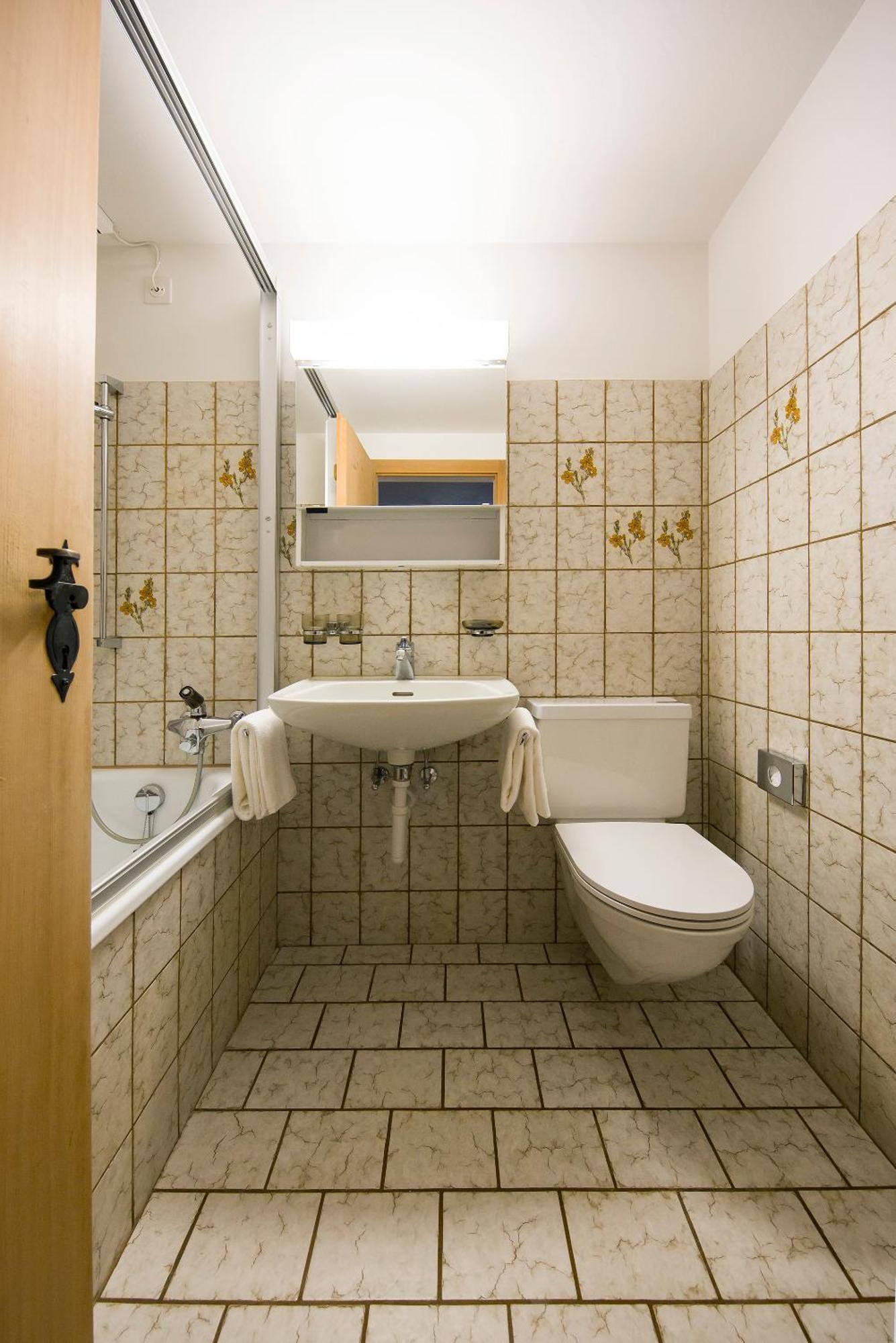 Hotel Chasa Chalavaina Müstair Habitación foto